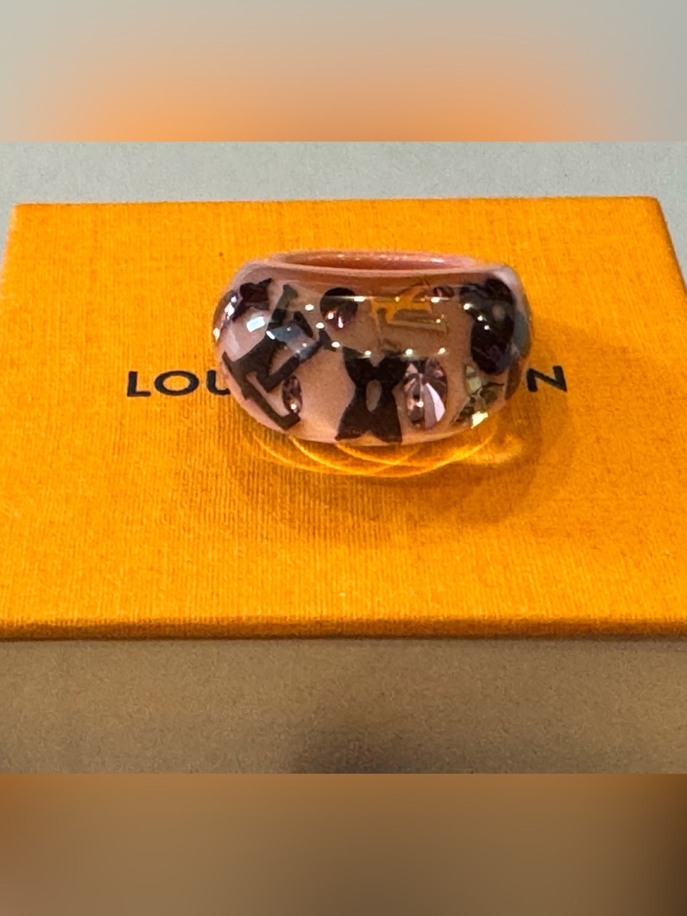 Louis Vuitton Rose Inclusion Resin Ring - Picture 5 of 11